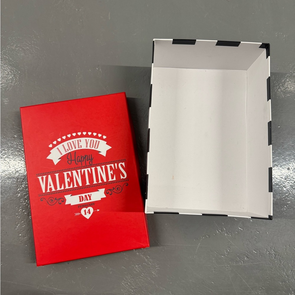 Red Valentine's Day Gift Box